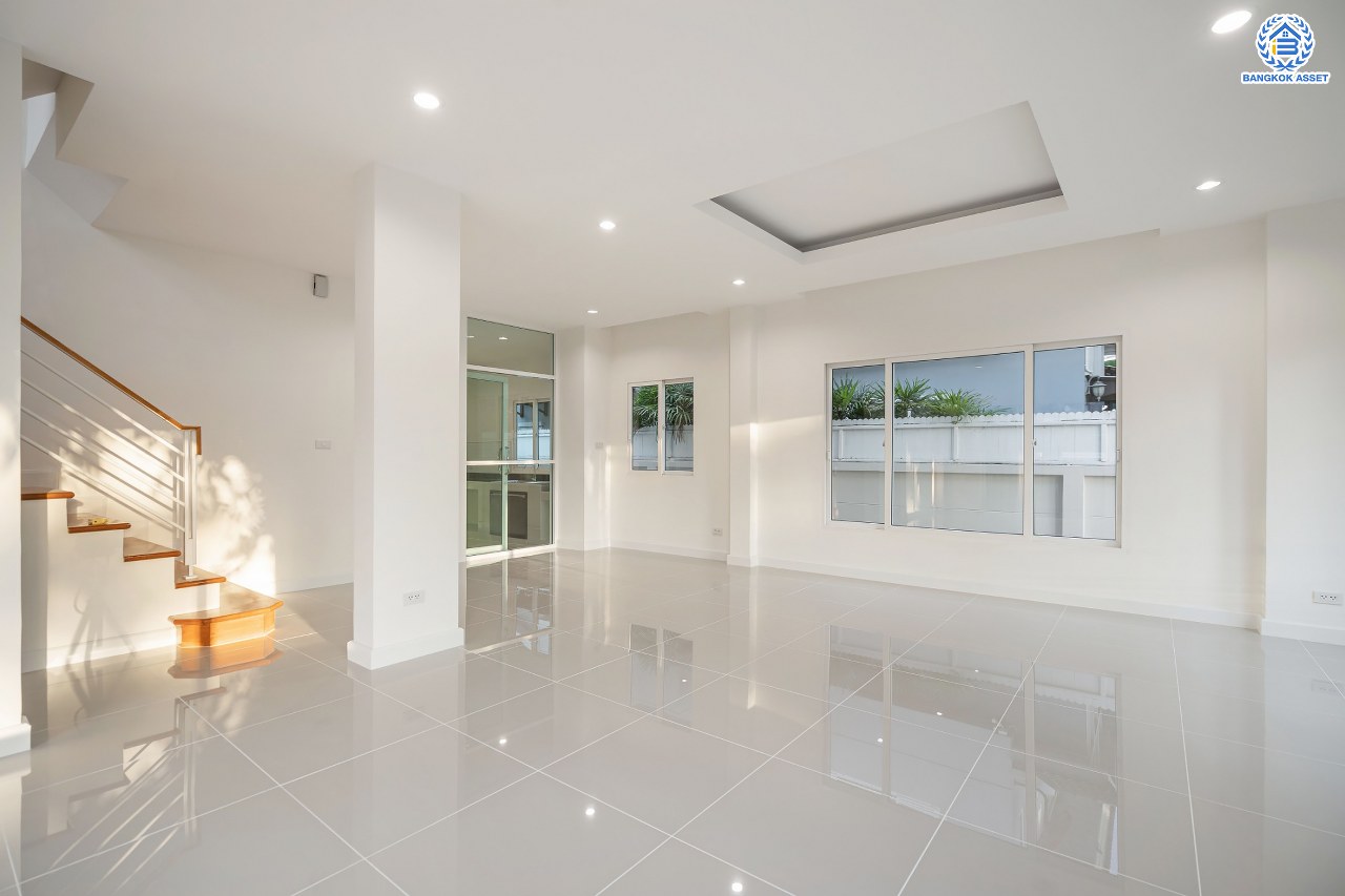 บ้านมือสองตกแต่งใหม่ โครงการ เพอร์เฟคเพลส1 ราชพฤกษ์ คุณภาพแบรนด์ Property Perfect เนื้อที่ 66.2 ตร.ว. ตอบโจทย์ทุกการอยู่อาศัย ฟังก์ชัน 3 ห้องนอน 3 ห้องน้ำ 2 ที่จอดรถ บนทำเลติดถนนราชพฤกษ์ ใกล้วงเวียนพระราม5 รถไฟฟ้าสายสีม่วง "สถานีบางรักน้อยท่าอิฐ" และจุดขึ้นทางด่วน "กาญจนาภิเษก"